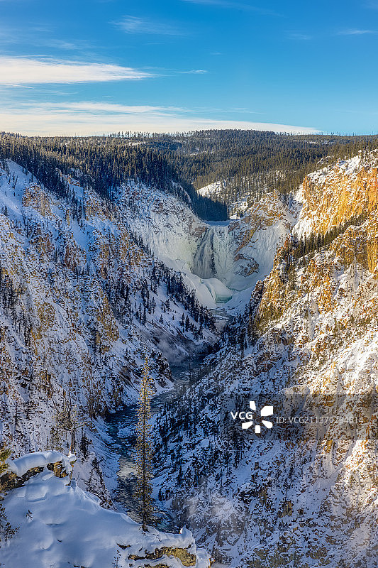 雪覆盖的风景对天空，公园县，怀俄明州，美国，美国图片素材