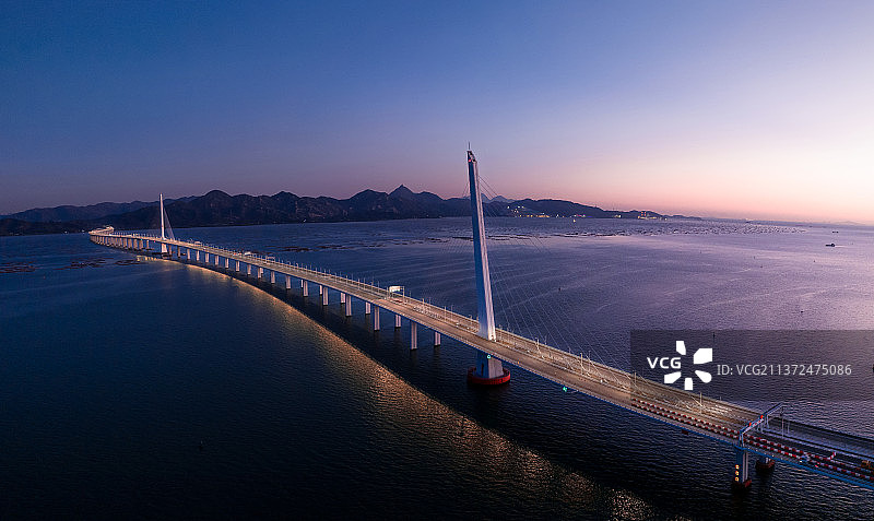 深圳湾大桥夜景航拍最新2022全景图片素材