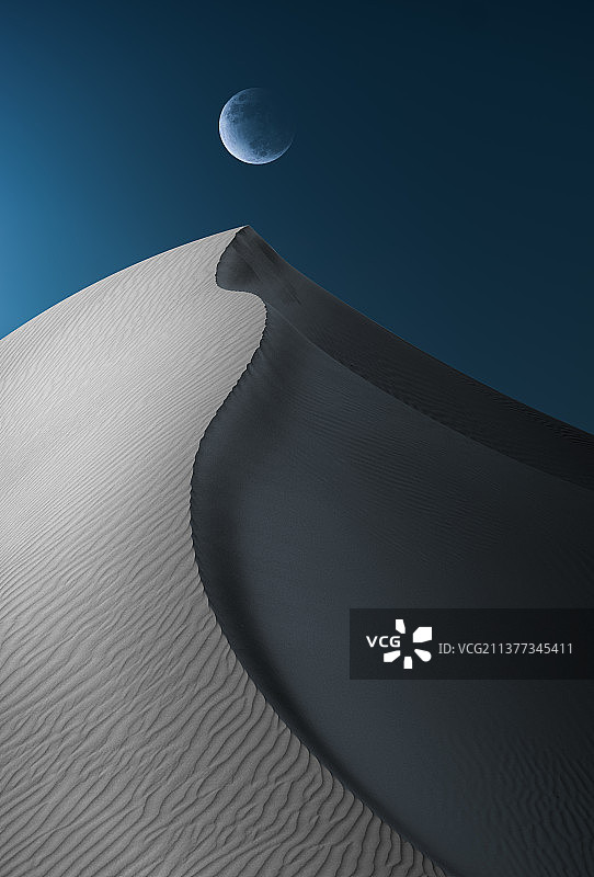 塔克拉玛干沙漠明月图片素材