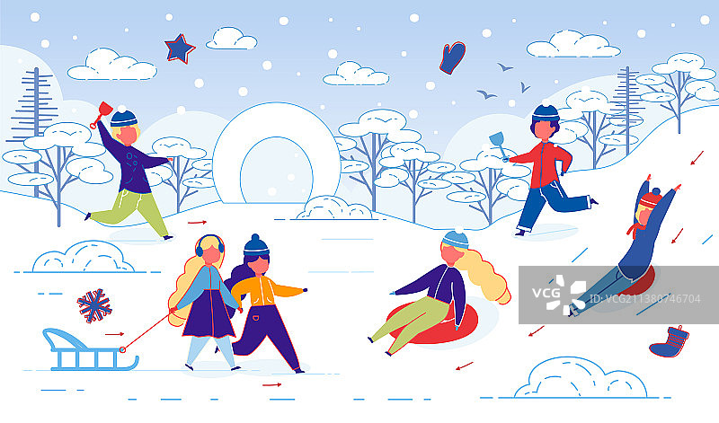 儿童娱乐在冬天在雪地上滑行图片素材