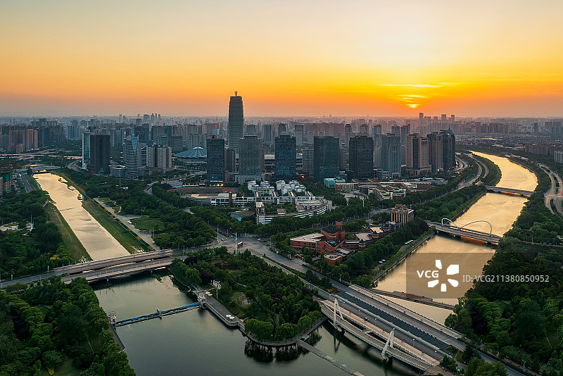 河南郑州郑东新区CBD城市风光与都市天际线夏季户外航拍图片素材