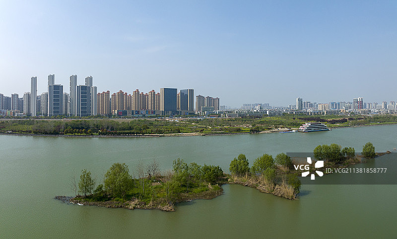 航拍襄阳汉江鱼梁洲城市全景风光图片素材