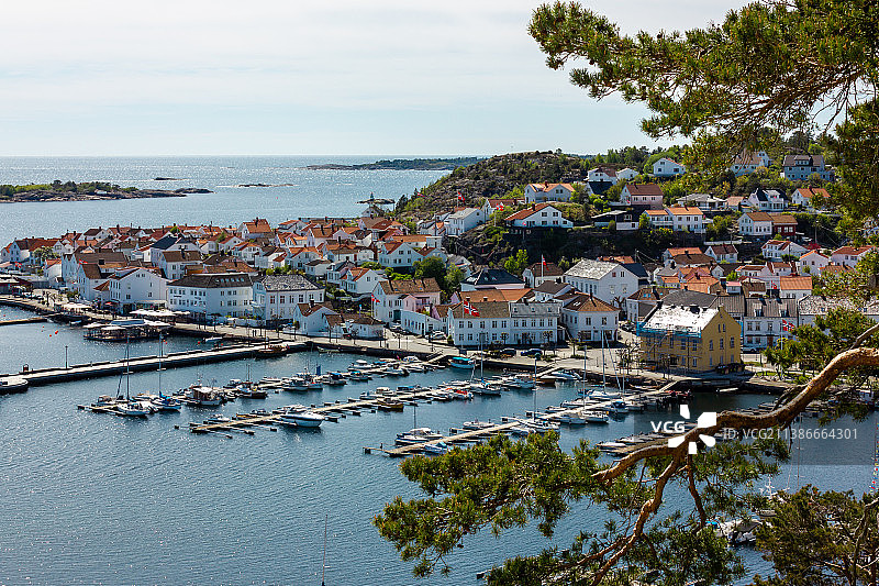 高角度的城市景观海上对天空，布维卡，挪威图片素材