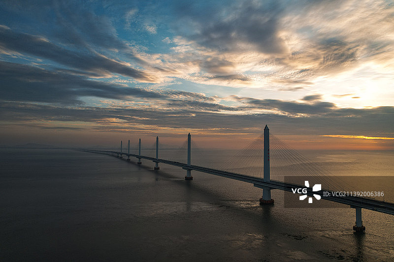 跨海大桥的日落时刻图片素材