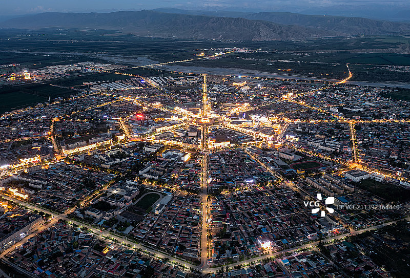 新疆伊犁特克斯八卦城夜景航拍图片素材