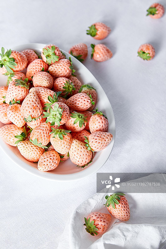 草莓，白色，健康食品，雪草莓图片素材
