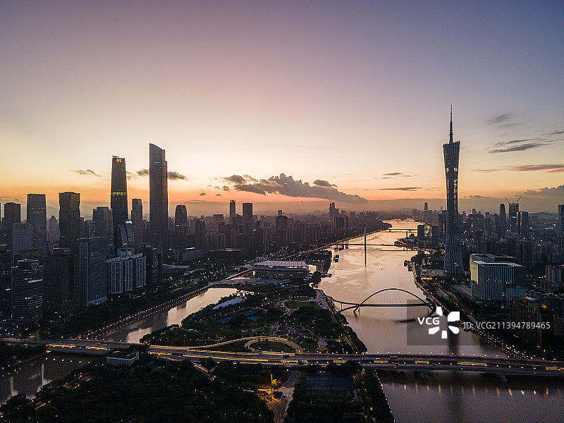广州塔和海心桥珠江新城城市天际线日出风光航拍图片素材