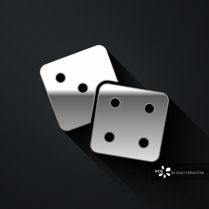 银色游戏骰子图标孤立的黑色背景图片素材