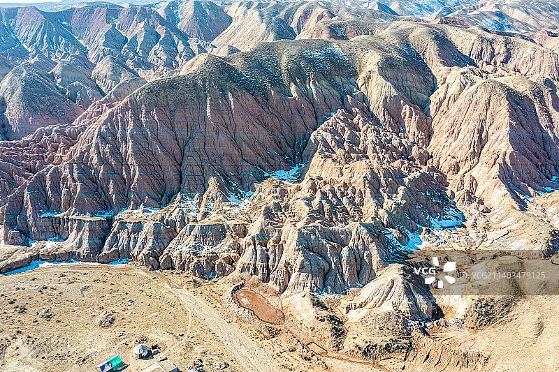 航拍：新疆哈密大海道  丹霞风蚀地貌图片素材