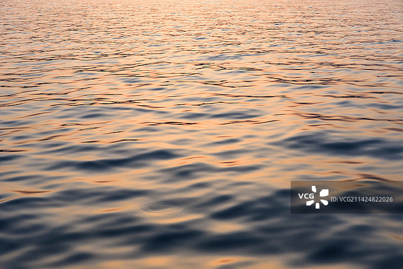 日落时的杭州西湖湖面图片素材