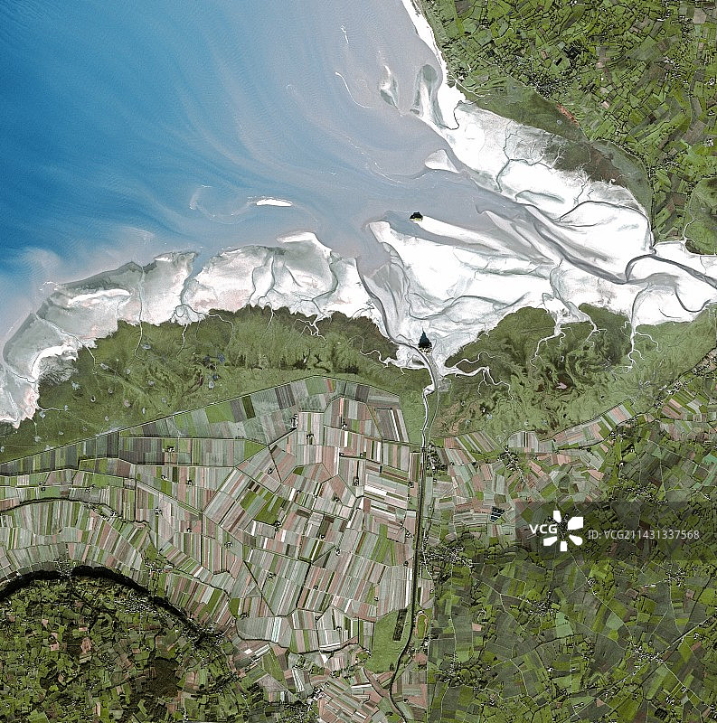圣米歇尔山海湾，卫星图像图片素材