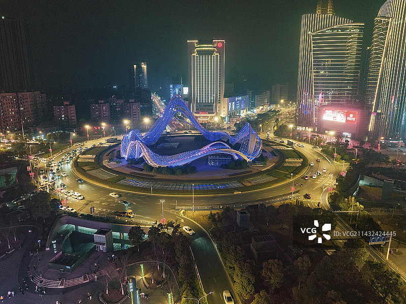 航拍武汉光谷国际广场夜景大转盘图片素材
