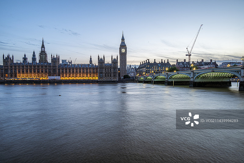 英国伦敦大本钟蓝调全景视角图片素材