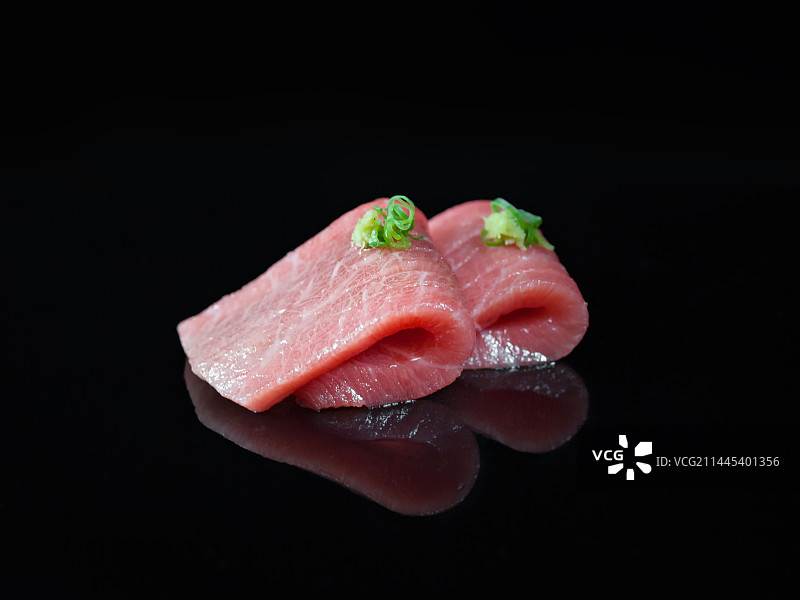 日式蓝鳍金枪鱼刺身图片素材