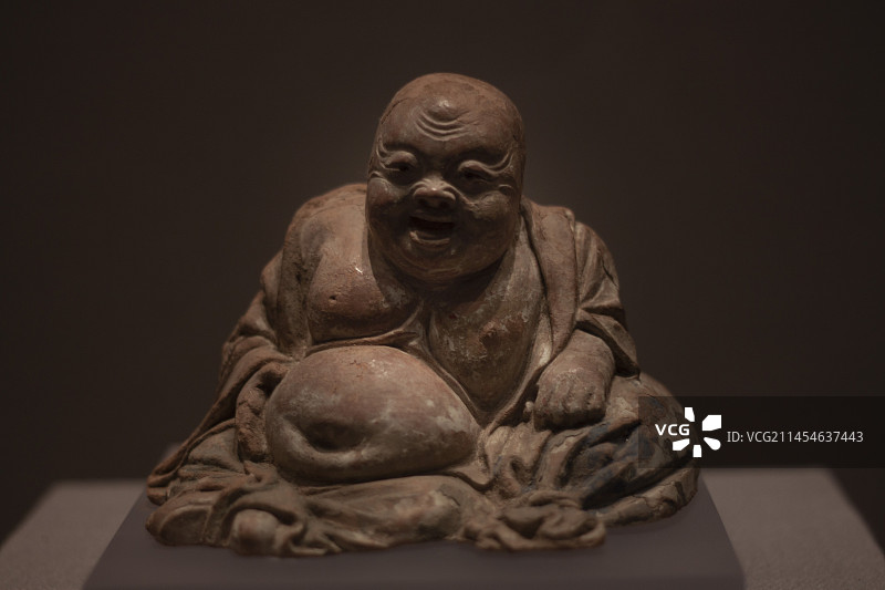 彩绘泥塑弥勒佛像 内蒙古博物院图片素材