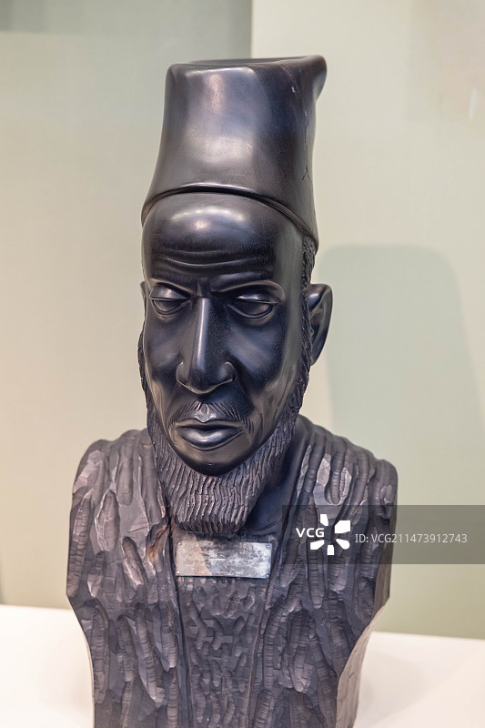 中央礼品文物管理中心几内亚乌木雕老人胸像图片素材