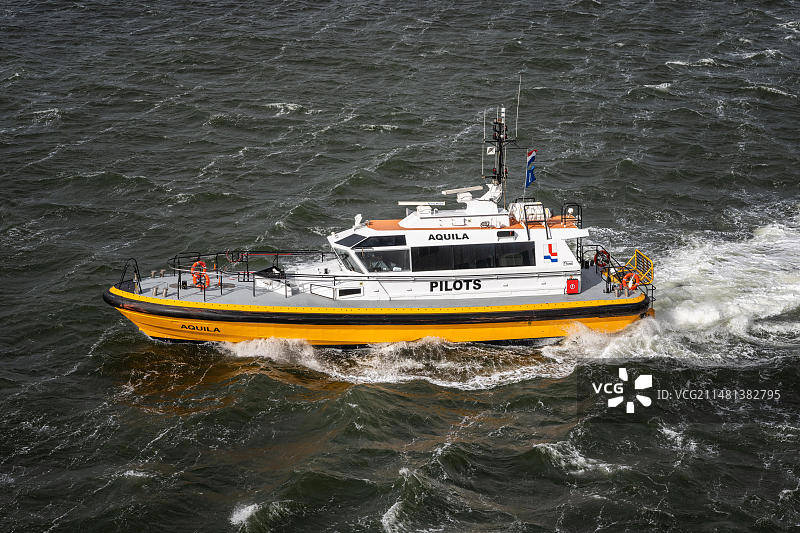 领航船(Aquila)领航员在荷兰北荷兰北海作业图片素材