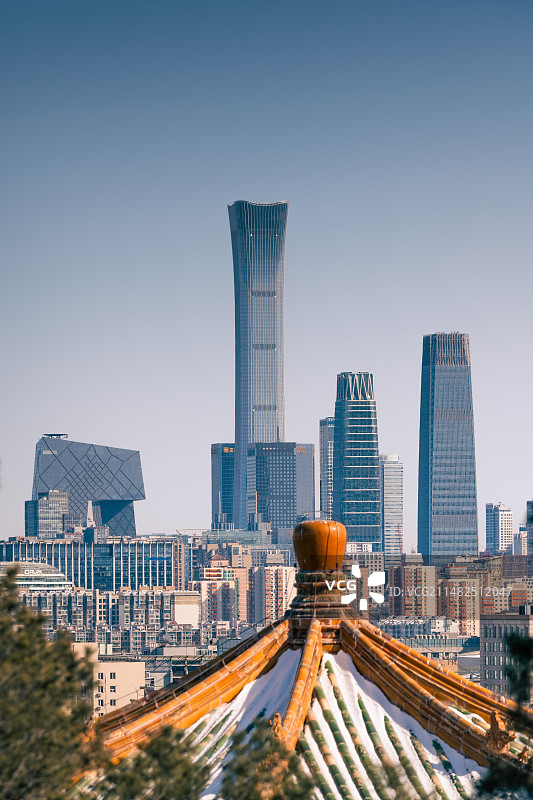 北京景山和中央商务区CBD同框视角图片素材