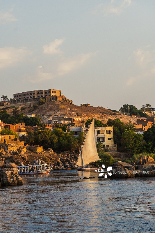 埃及尼罗河上的三桅帆船图片素材