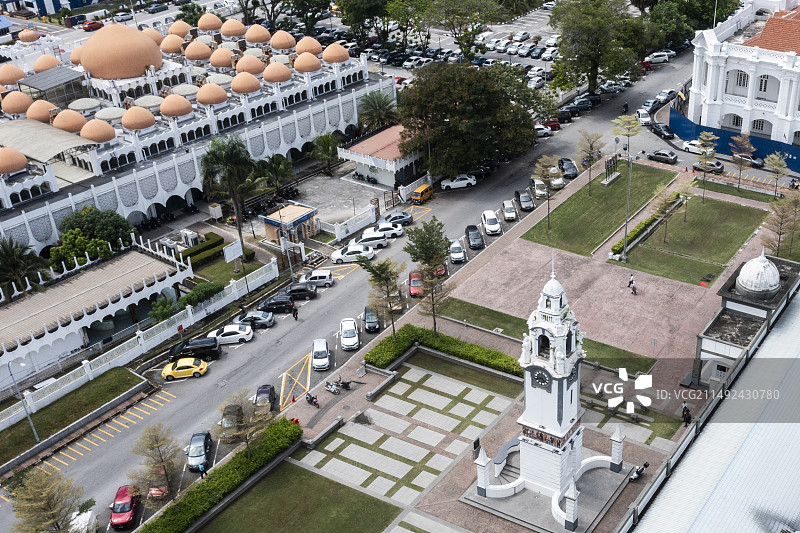 航拍马来西亚霹雳州首府怡保的毕治纪念塔图片素材