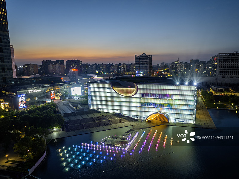 上海保利大剧院夜景夜晚嘉定新城航拍图片素材