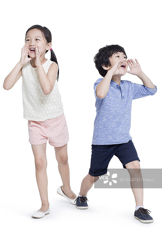 快乐的儿童一起大喊图片素材