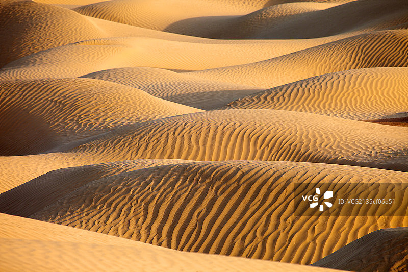新疆塔克拉玛干沙漠图片素材