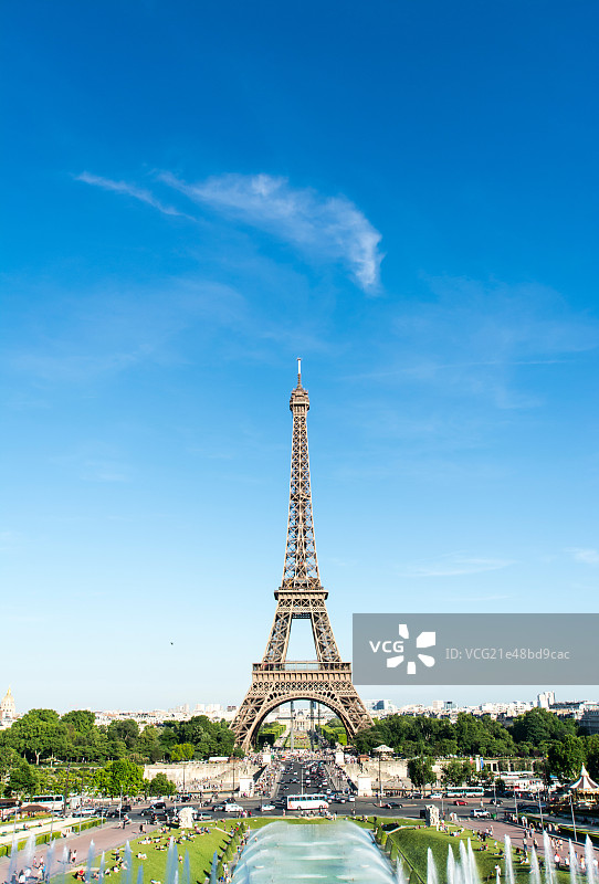 法国巴黎埃菲尔铁塔日景图片素材