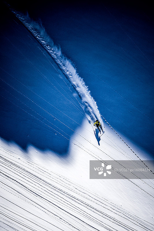 在奥地利阿尔卑斯山滑雪图片素材