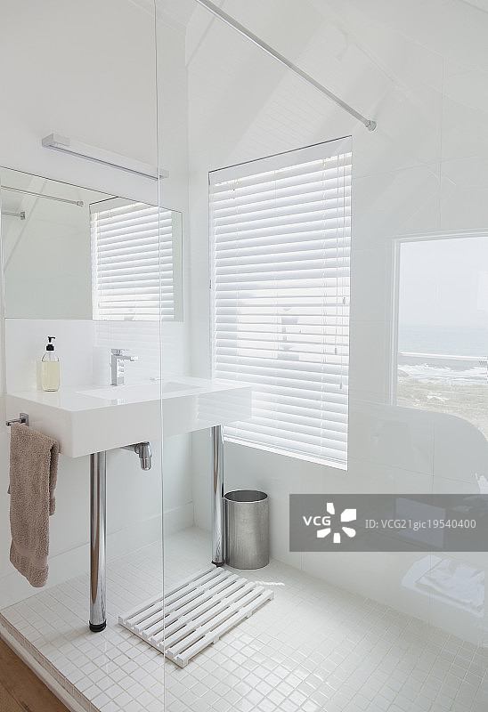 现代白色浴室家庭展示室内图片素材
