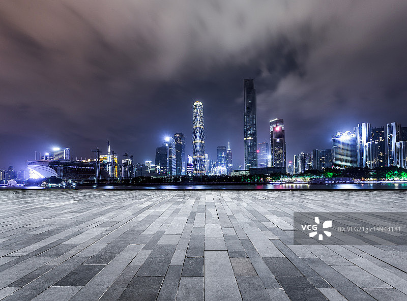 广州珠江新城广场夜景图片素材
