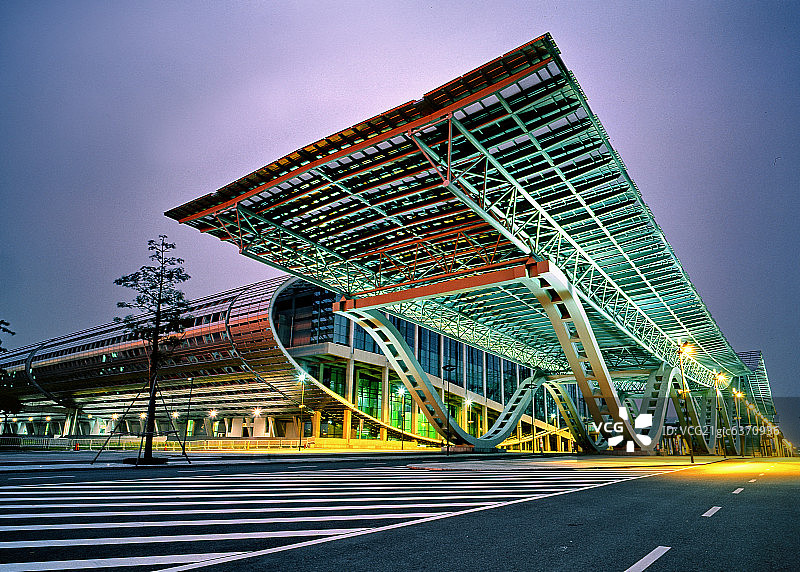 广州琶洲国际会展中心夜景图片素材
