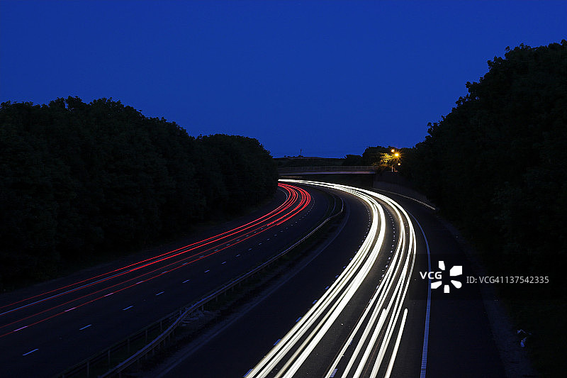 高速公路，夜间高速公路图片素材