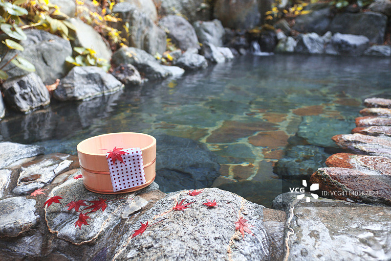 日式秋季温泉图片素材