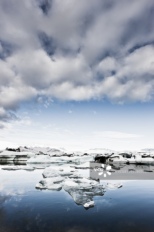 冰岛Vatnajokull冰冰川和冰山清晨景象图片素材