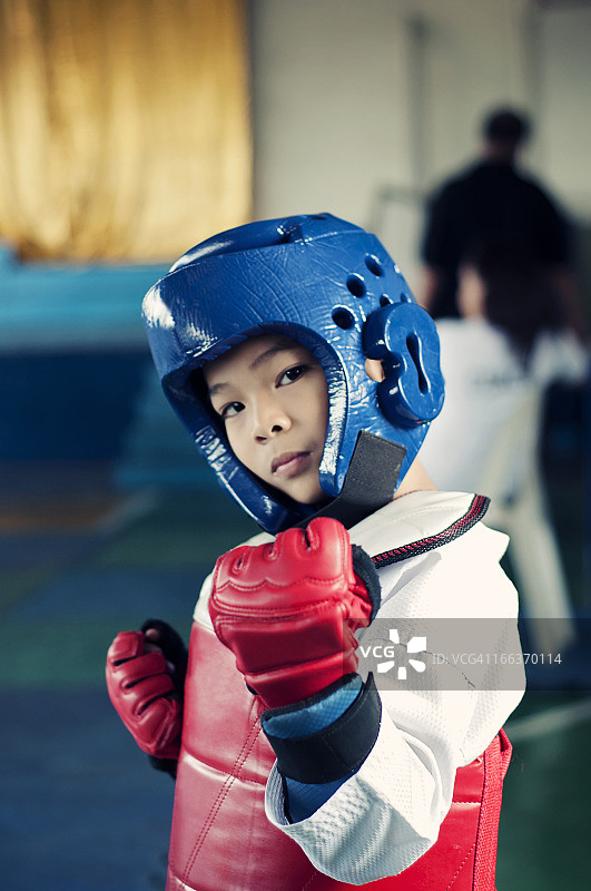 年轻的跆拳道选手图片素材