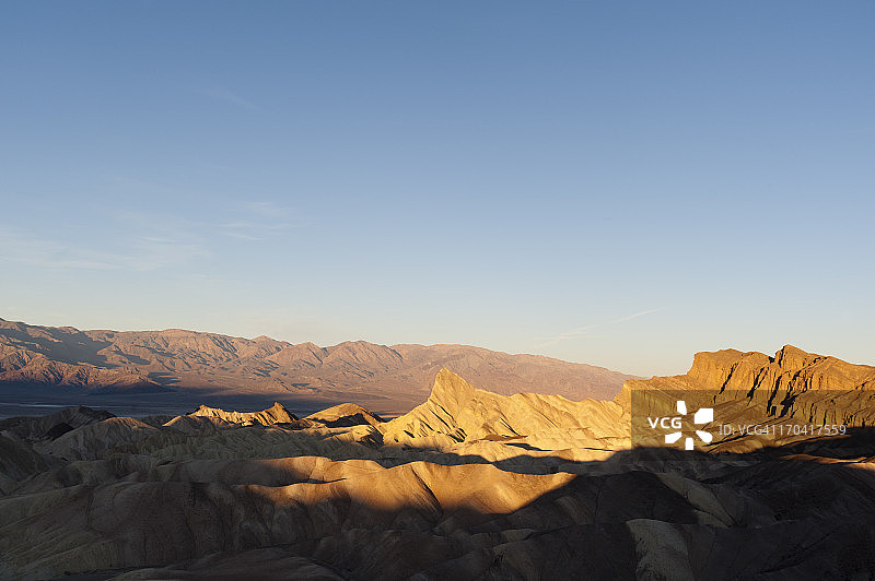 美国，加利福尼亚，死亡谷国家公园，阳光下的扎布里斯基点图片素材