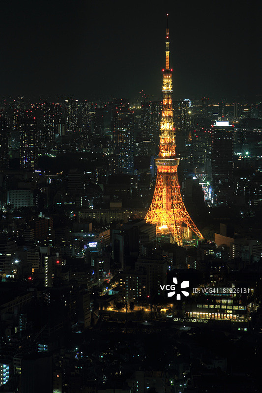 东京塔和城市夜灯，东京，日本图片素材