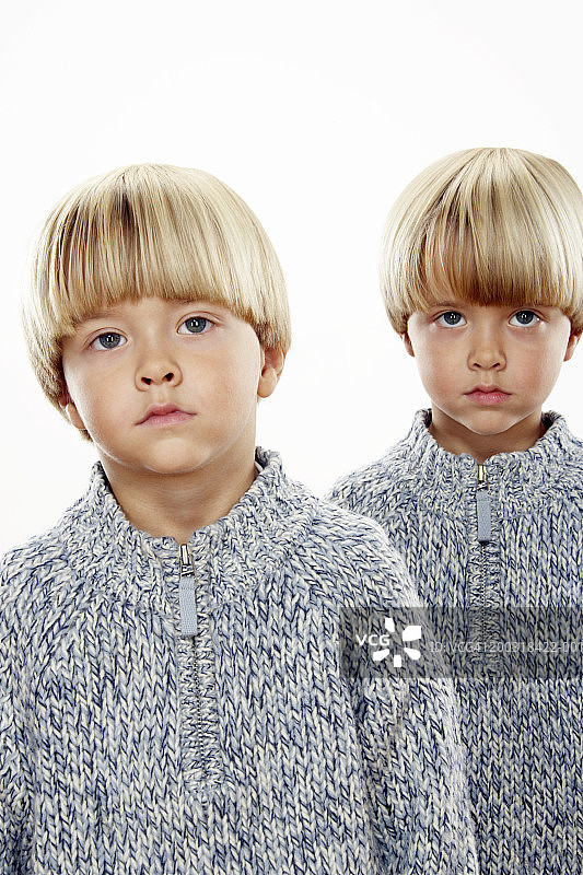 双胞胎男孩(3-5)，肖像图片素材