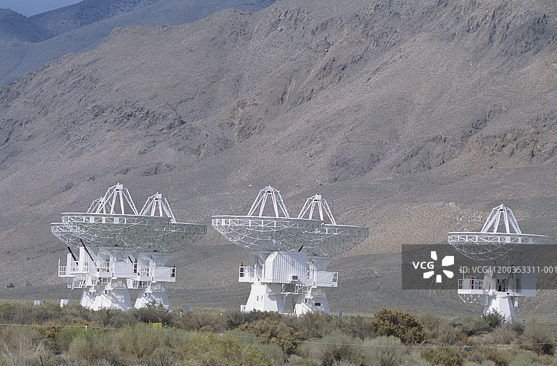 美国加利福尼亚州欧文斯谷10.4米34英尺射电望远镜阵列图片素材