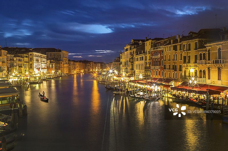 意大利，威尼斯，格兰德运河的夜晚图片素材