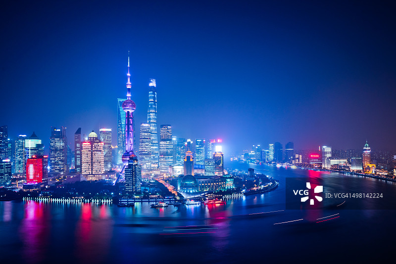 黄昏中的上海现代天际线图片素材