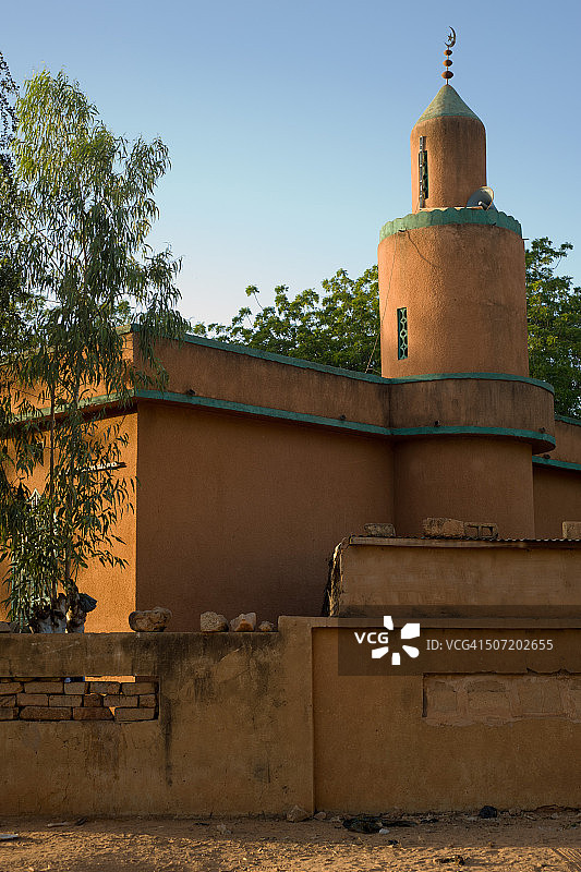 尼日尔尼亚美街头的小清真寺。图片素材