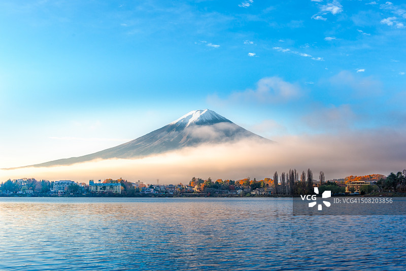 富士山五彩缤纷的景色图片素材