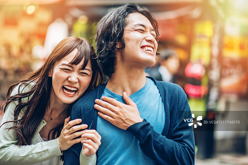 快乐的日本夫妇图片素材