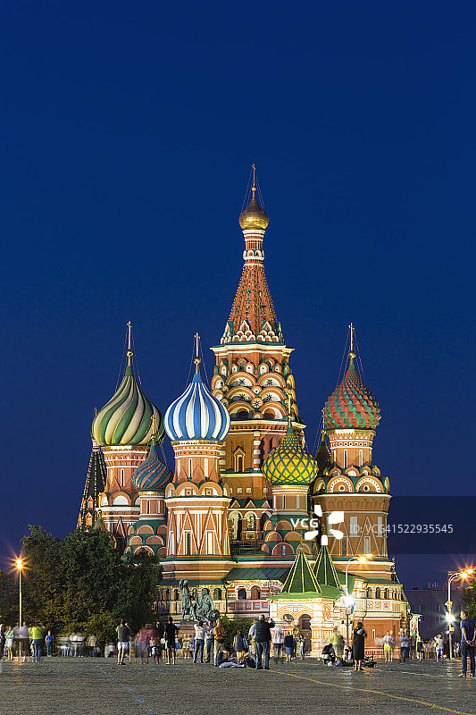 俄罗斯，俄罗斯中部，莫斯科，红场，晚上的圣巴西尔大教堂图片素材