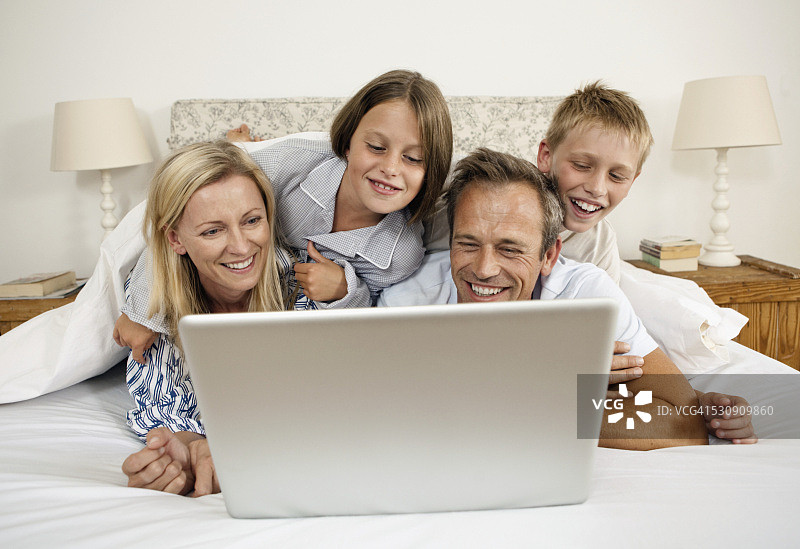 家庭使用的笔记本电脑图片素材