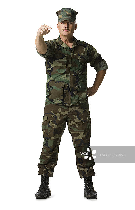 一个穿军装的男人的肖像图片素材
