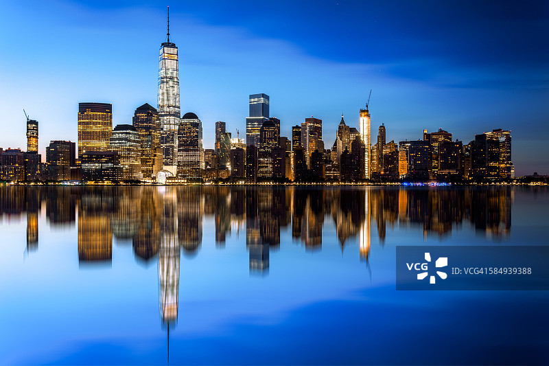 世界贸易中心一号，曼哈顿下城，城市景观，天际线，纽约市，哈德逊河，美国纽约图片素材
