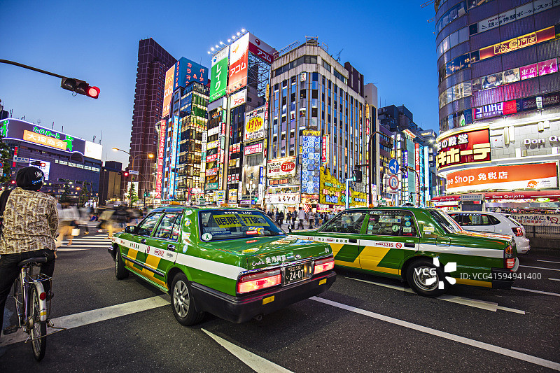 出租车在新宿图片素材